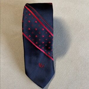 Vintage Dior tie, no care tag